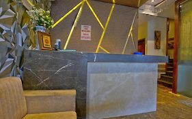 Meriton Buisness Hotel Mumbai International airport T-2